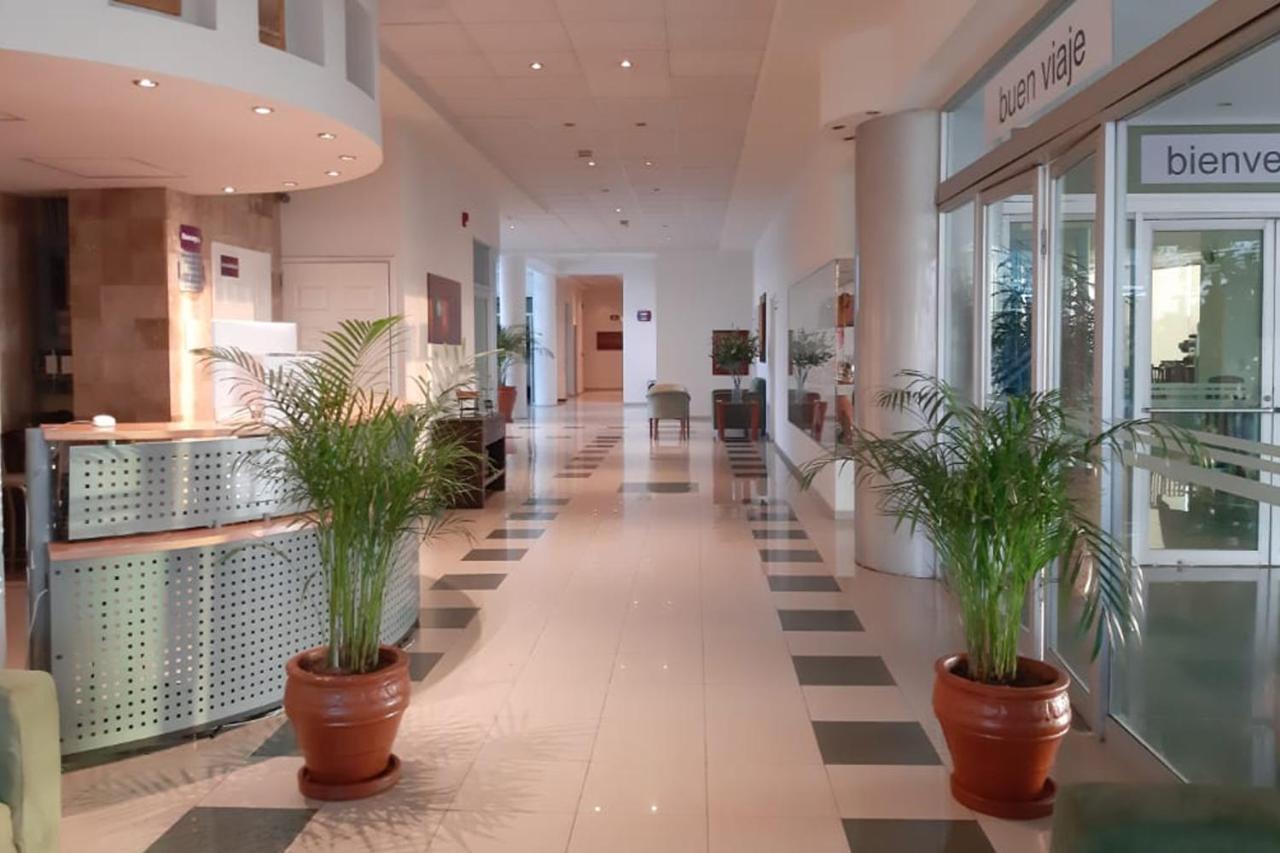 Hotel Mision León Esterno foto